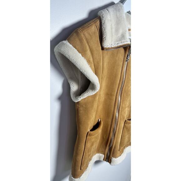 BLANK NYC Revolve Faux Fur Sherpa Cap Sleeve Vest Size Small In Biscotti NEW - Picture 8 of 14